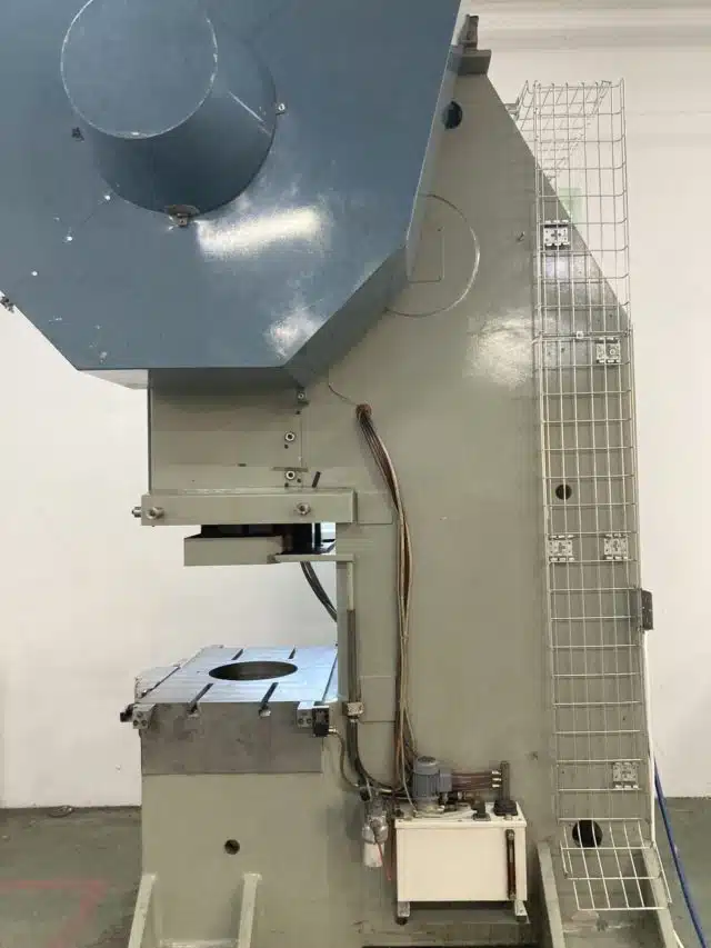 SMV PRESSES CO1250-2 125 ton eccentric press - MASZYNERIA