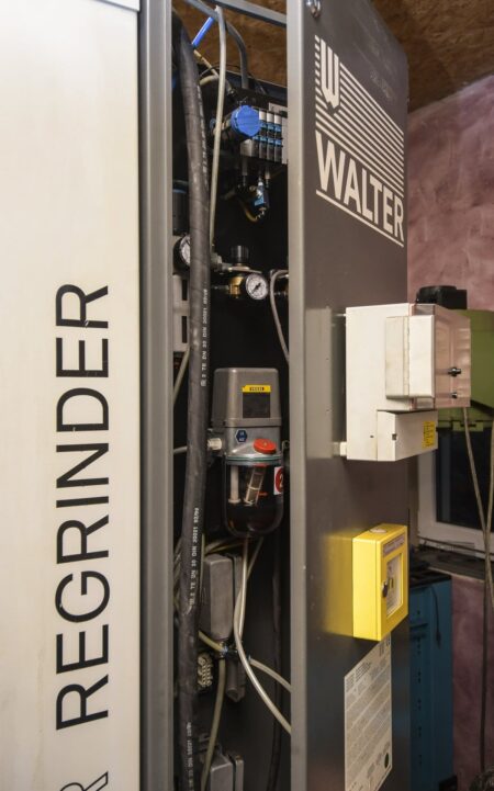 WALTER HELITRONIC POWER REGRINDER 5-OSI