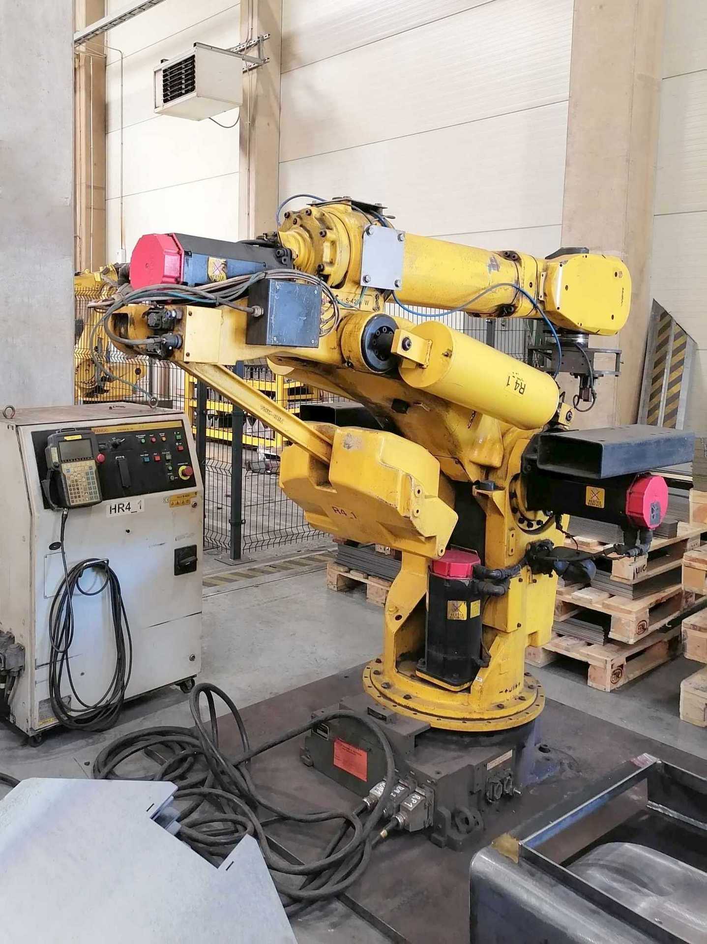 FANUC S-420iW Industrial Robot