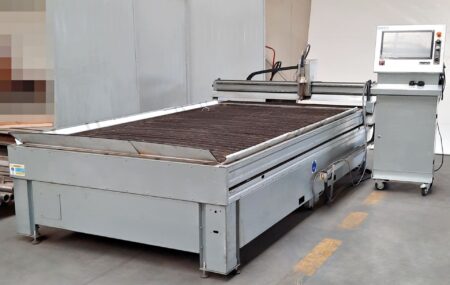 KT7 CNC KRP 150 X 300 SILVER