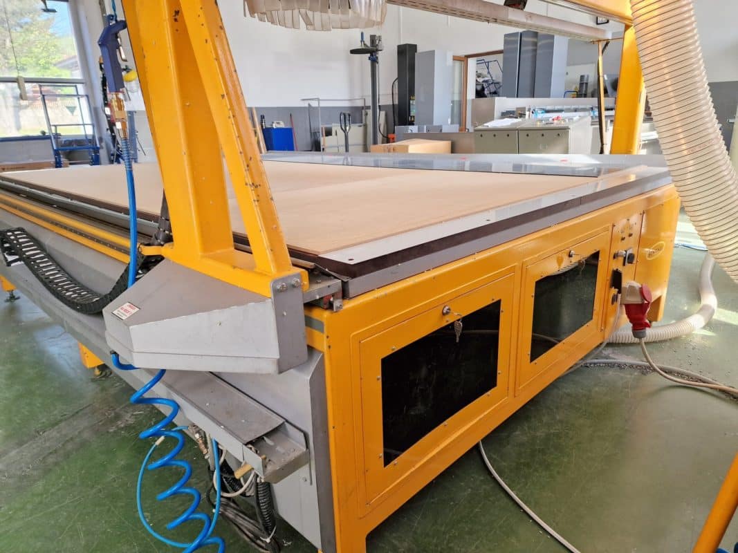 PLOT ELECTRONICS SENTINEL 2030 CNC milling machine