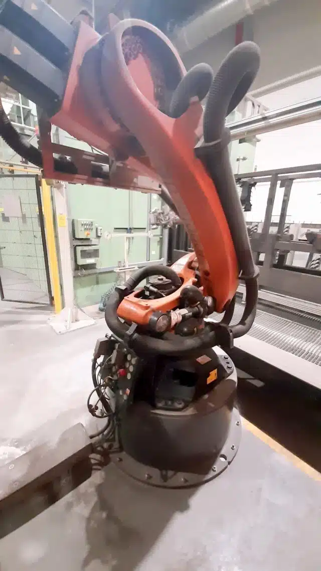 KUKA KR 210 R3100 ULTRA