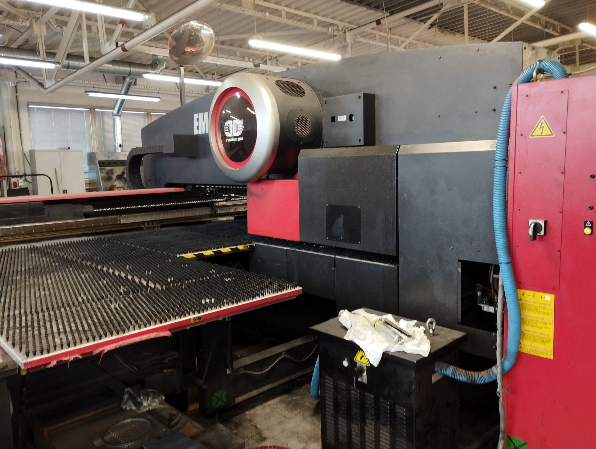 AMADA EM2510NT