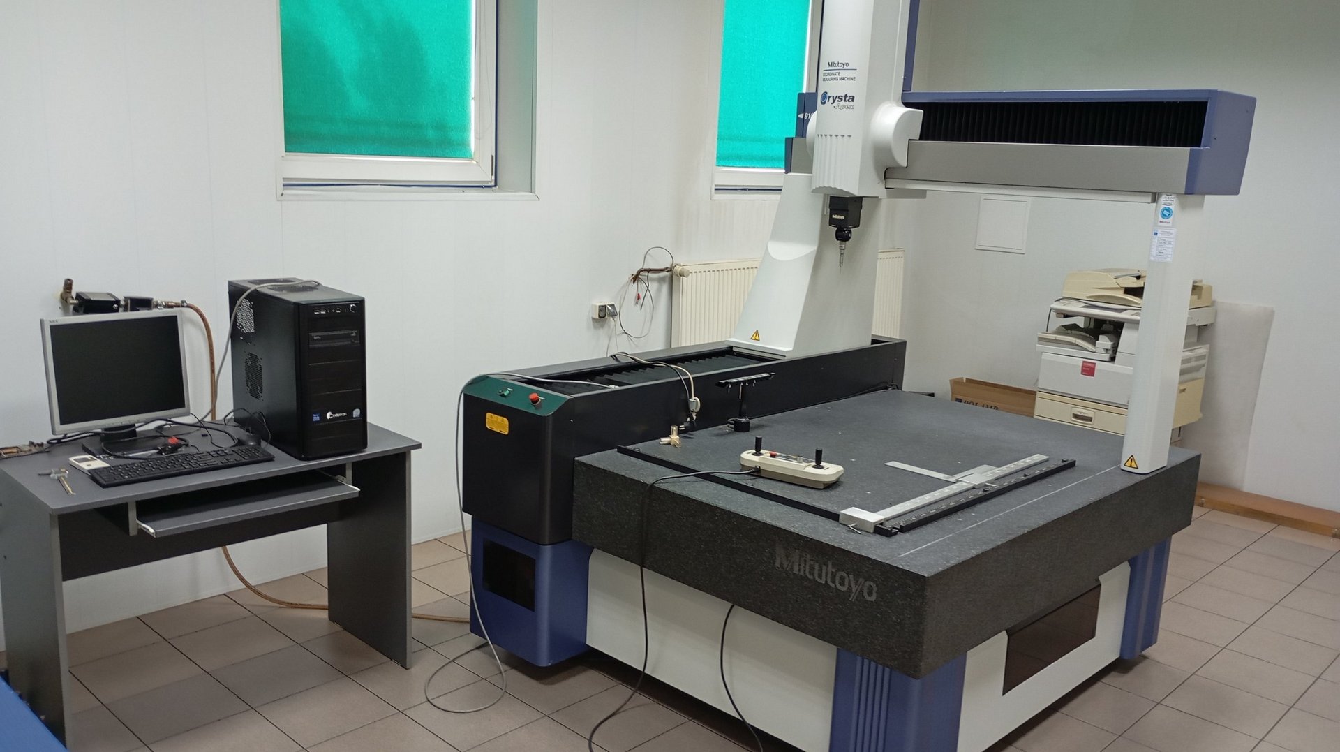 MITUTOYO Crysta Apex CRT-A910