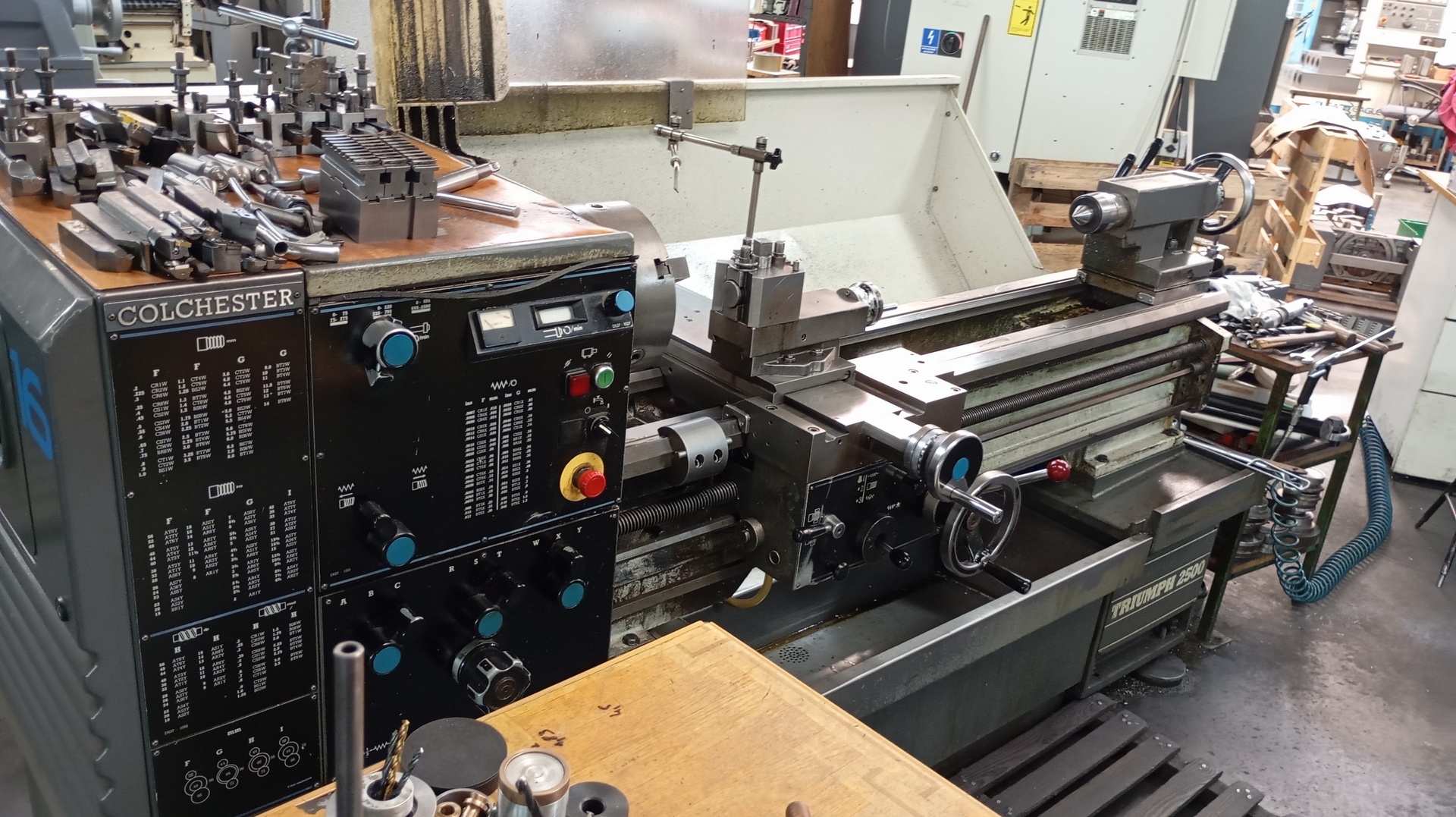 COLCHESTER TRIUMPH 2500