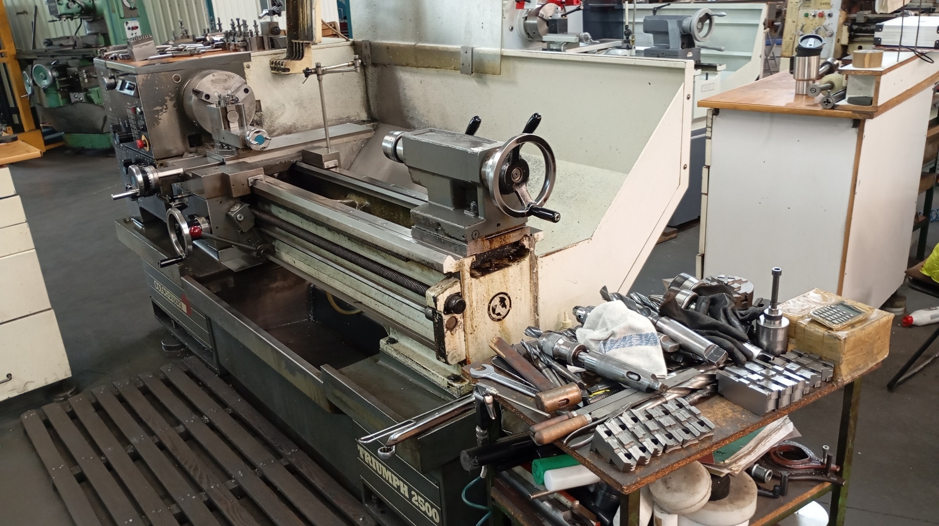 COLCHESTER TRIUMPH 2500