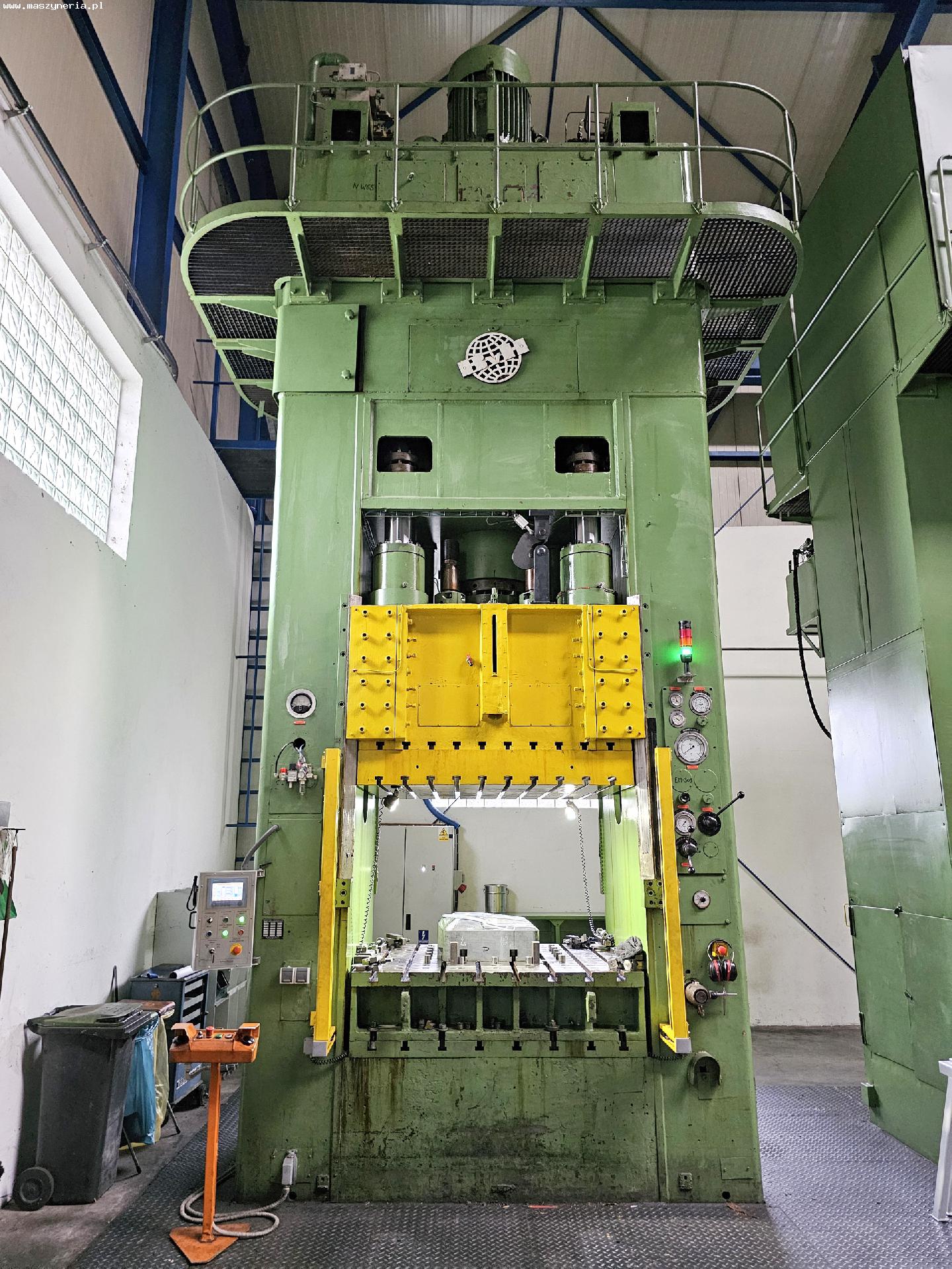 BECKER & VAN HÜLLEN