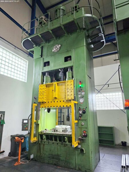 BECKER & VAN HÜLLEN