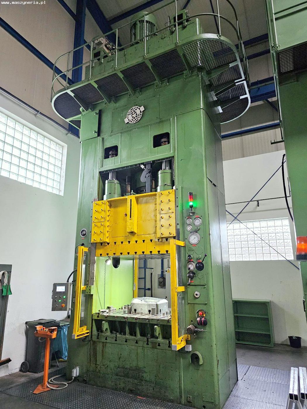 BECKER & VAN HÜLLEN