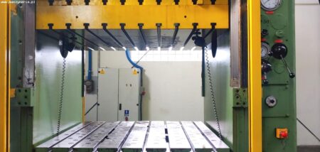 BECKER & VAN HÜLLEN