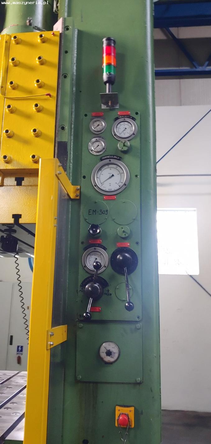 BECKER & VAN HÜLLEN