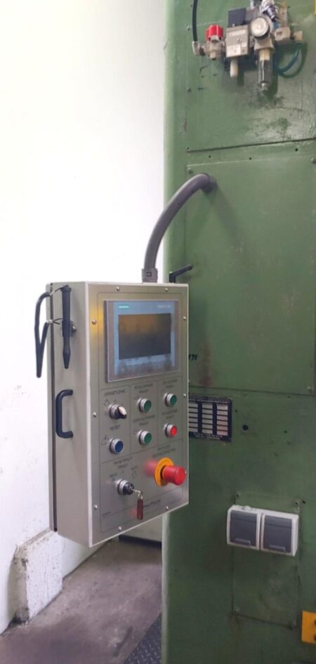 BECKER & VAN HÜLLEN