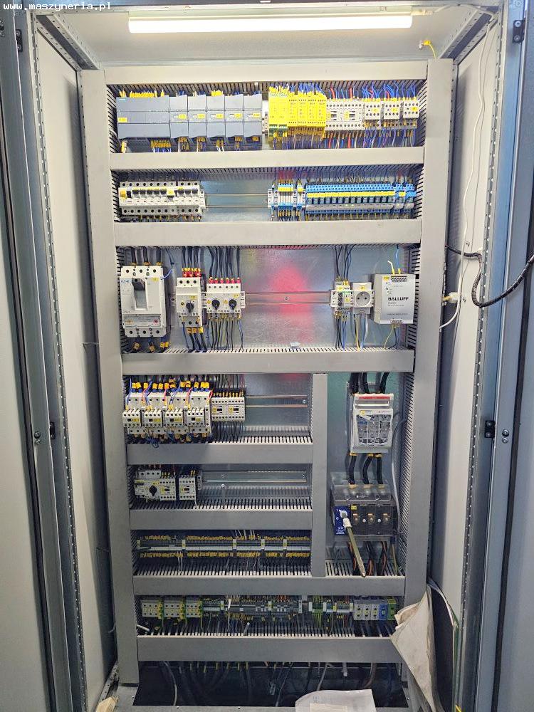 BECKER & VAN HÜLLEN